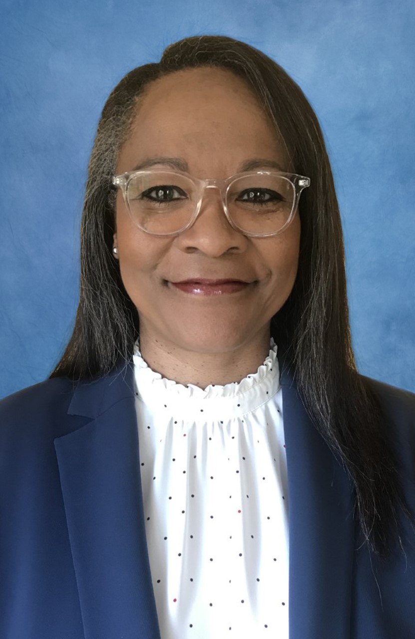 00 - Official Headshot - Dr Eileen Taylor - 60 years old